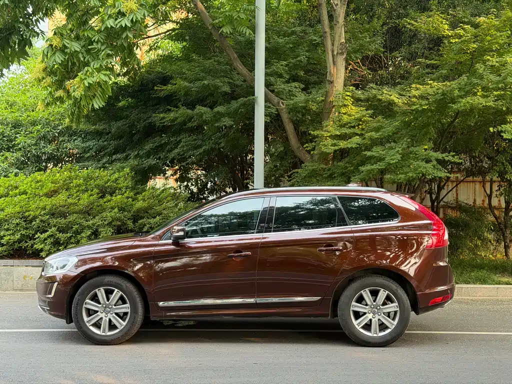 Volvo XC60 2017 — фото 6