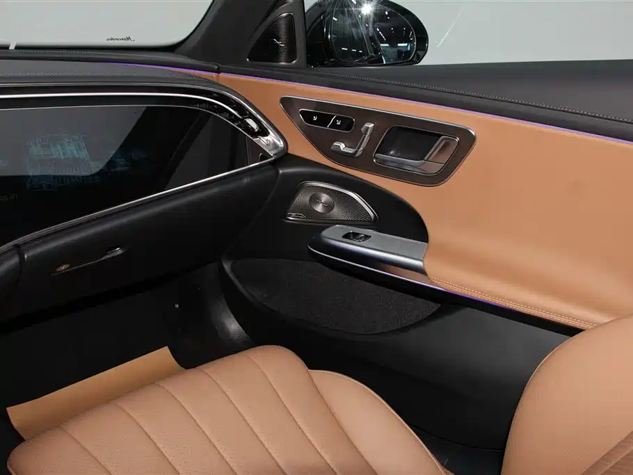Mercedes-Benz E-Class 2025 — фото 21