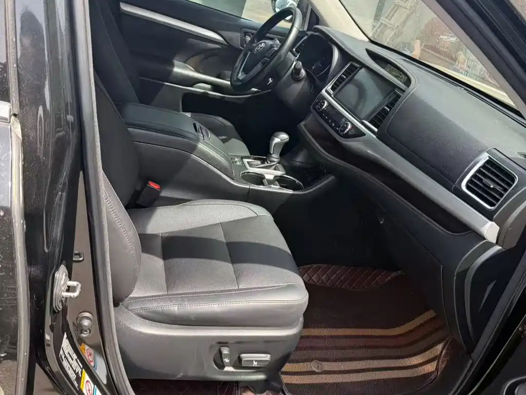 Toyota Highlander 2019 — фото 12