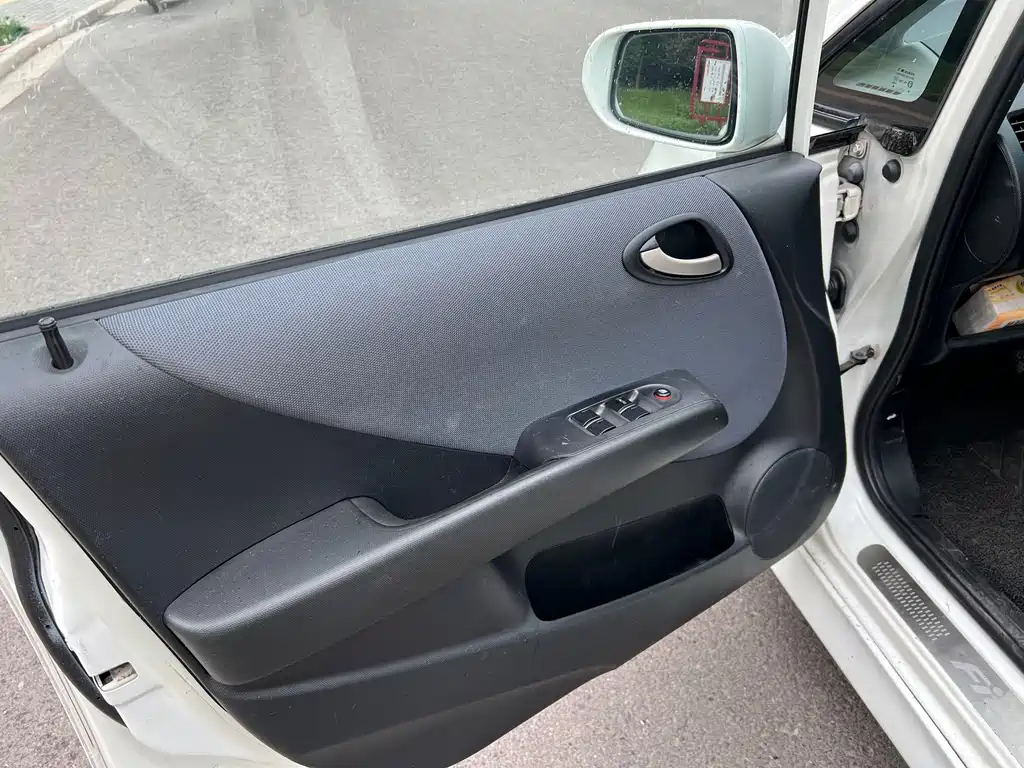 Honda Fit 2008 — фото 11