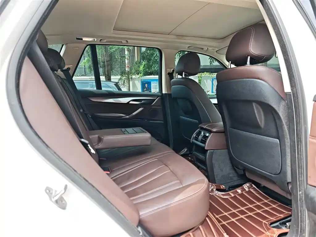 BMW X5 2018 — фото 25