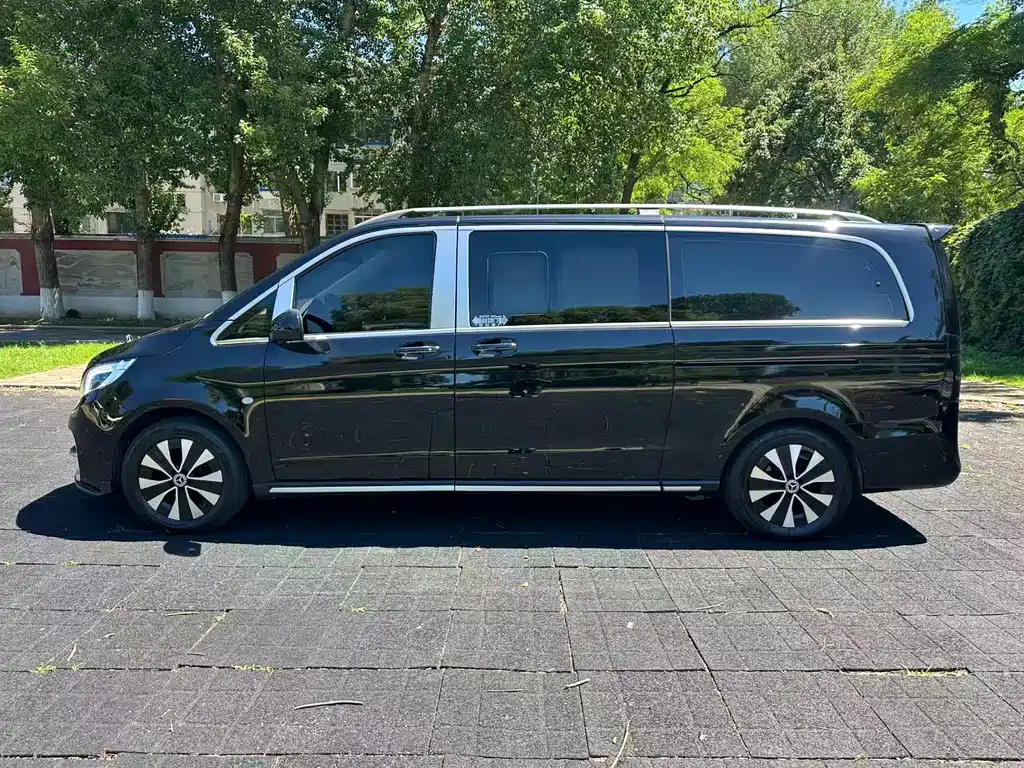 Mercedes-Benz Vito 2023 — фото 4