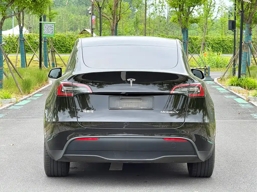 Tesla Model Y 2023 — фото 7
