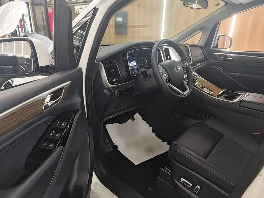 GAC Motor Trumpchi M8 2025 — фото 16