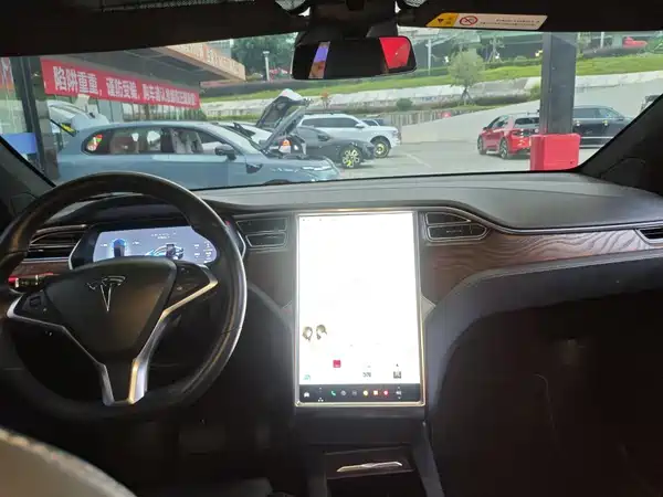 Tesla Model X 2018