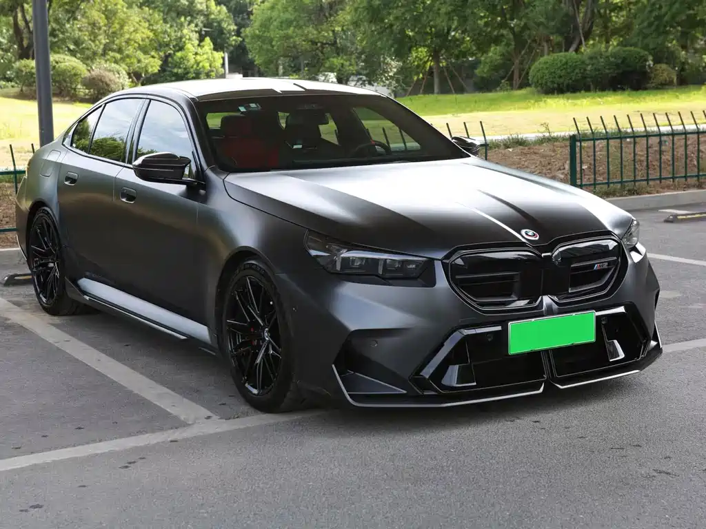 BMW M5 New Energy 2025 — фото 3