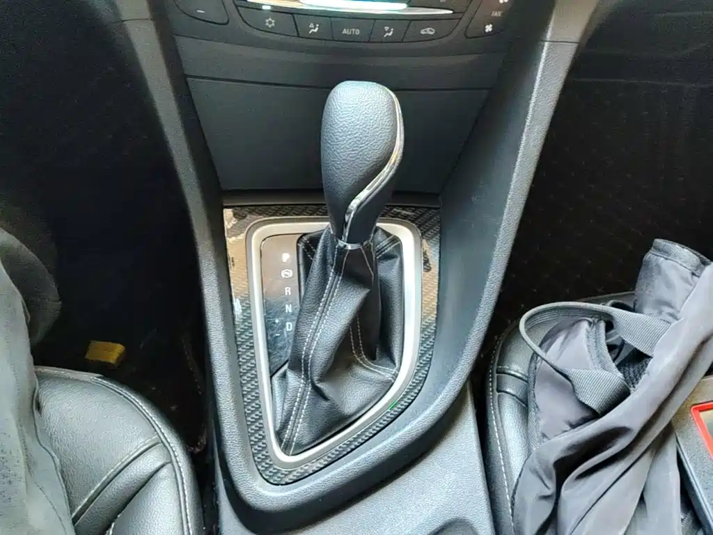 Buick Excelle 2017 — фото 14