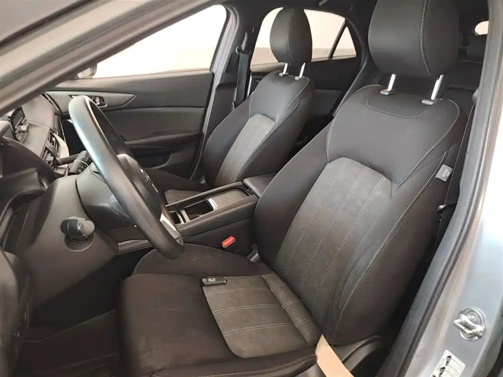 Mazda CX-4 2016 — фото 11