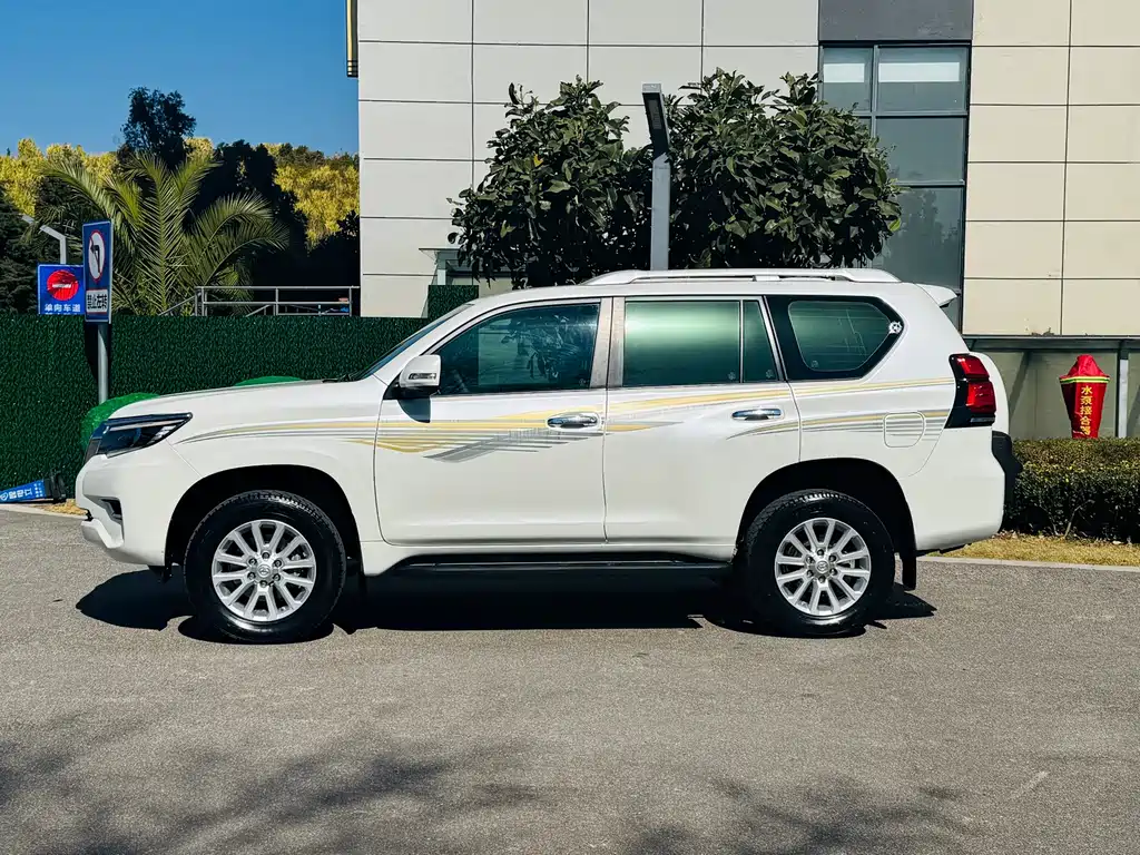 Toyota Prado 2019 — фото 2