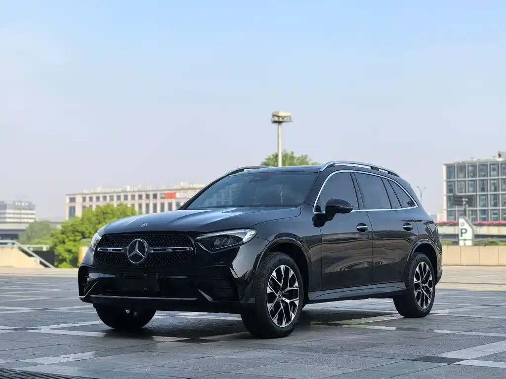 Mercedes-Benz GLC 2023 — фото 1