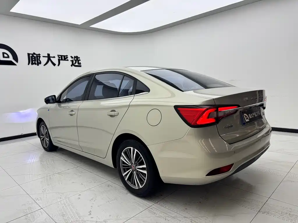 Roewe i5 2019 — фото 5