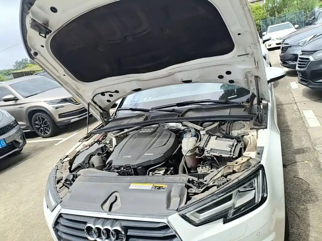 Audi A4L 2017 — фото 20