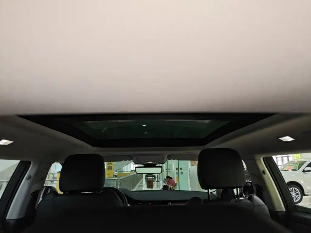 Land Rover Range Rover Evoque 2023 — фото 18