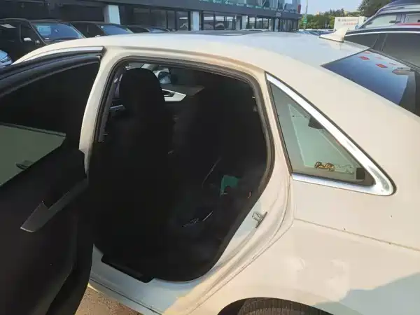 Audi A4L 2018