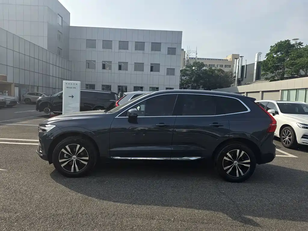 Volvo XC60 2023 — фото 2