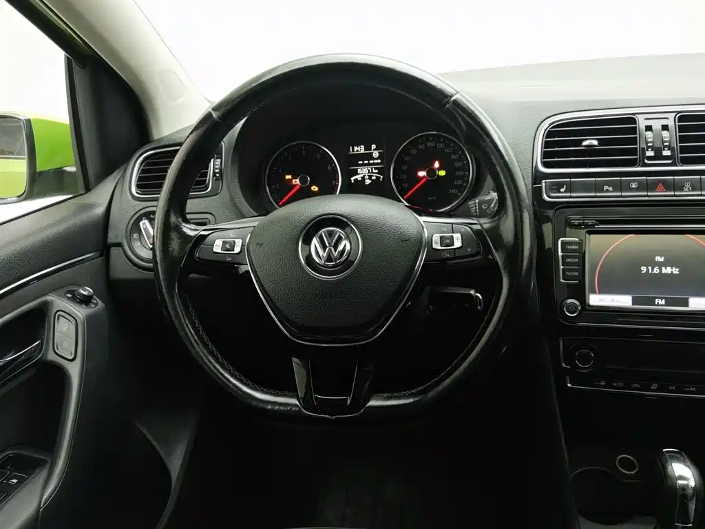 Volkswagen Polo 2014 — фото 11