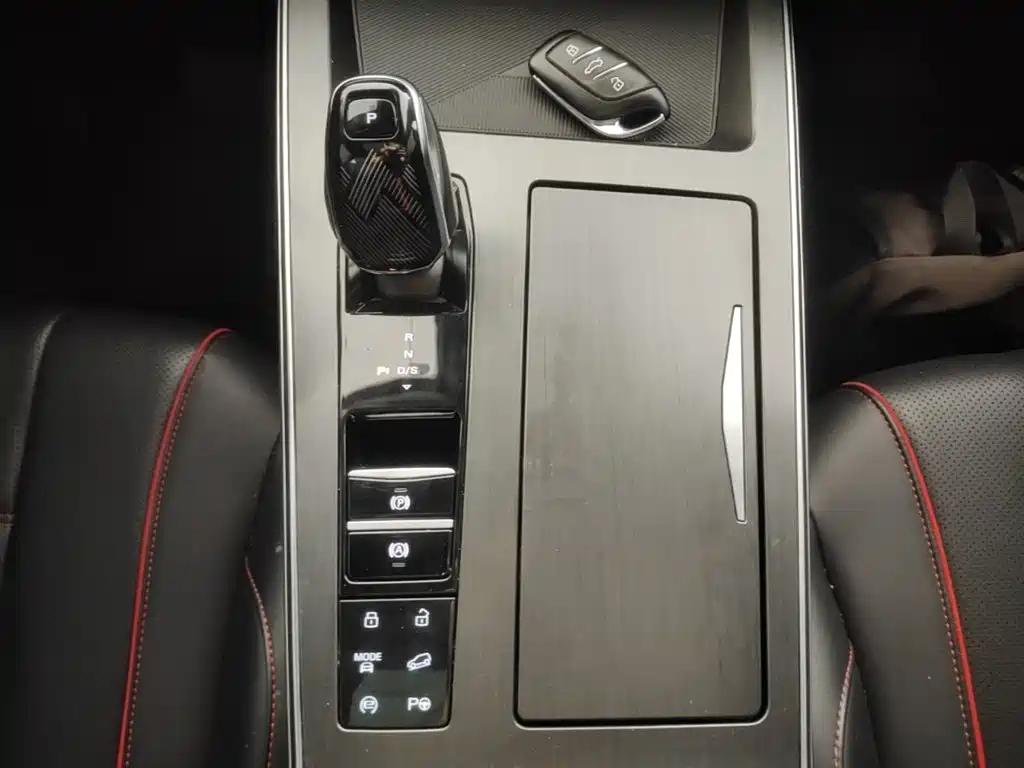 Roewe RX5 MAX 2022 — фото 14
