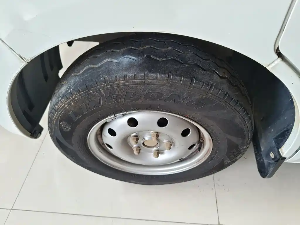 Changan Ruixing EM60 2021