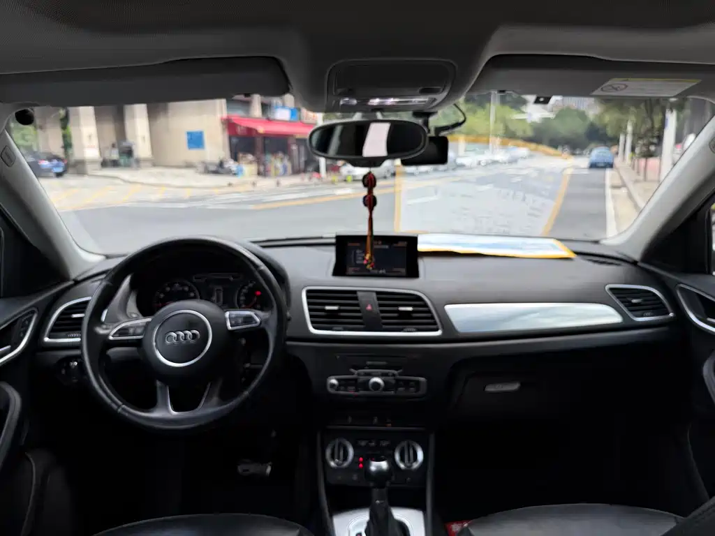 Audi Q3 2015 — фото 10