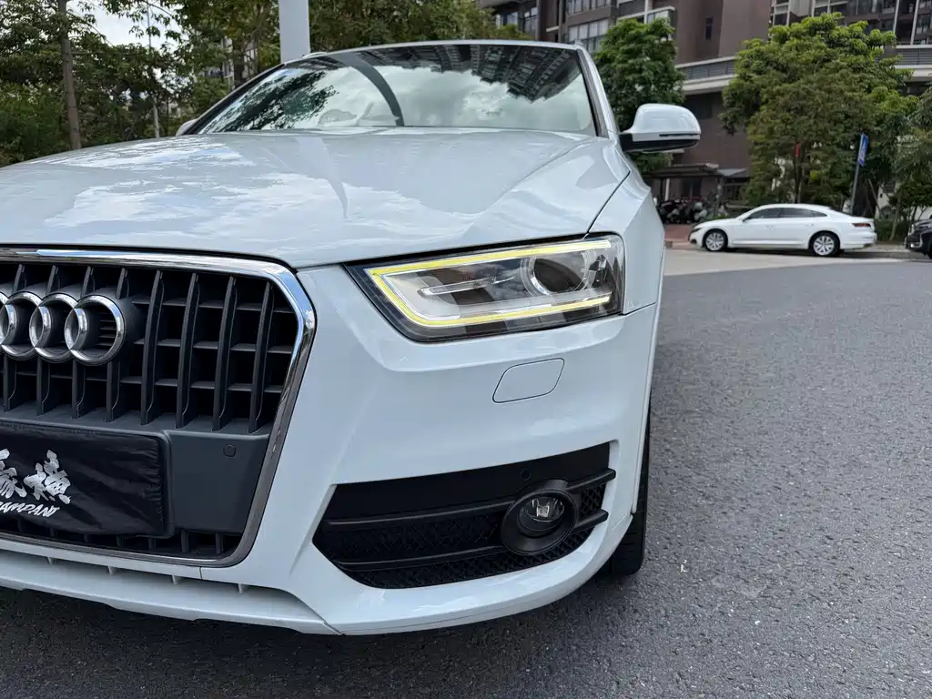 Audi Q3 2015 — фото 17