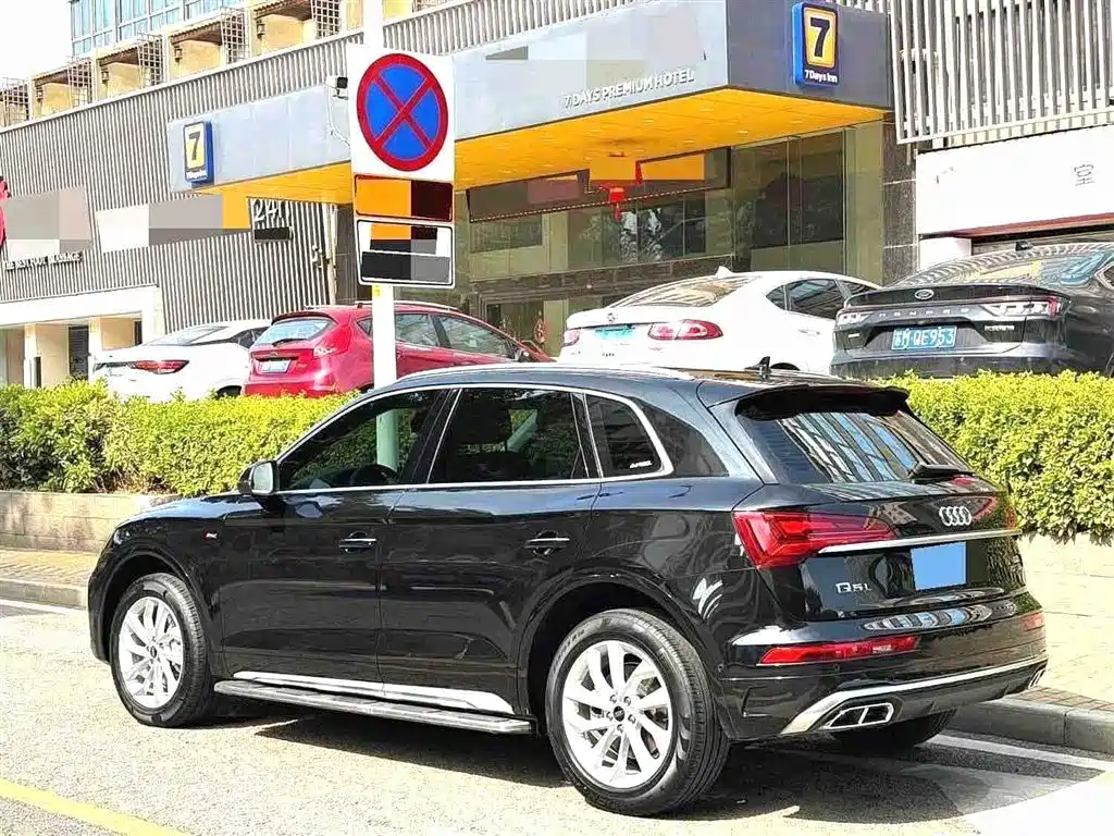 Audi Q5L 2023 — фото 10