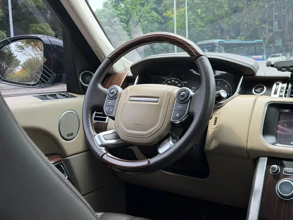 Land Rover Range Rover 2019 — фото 17