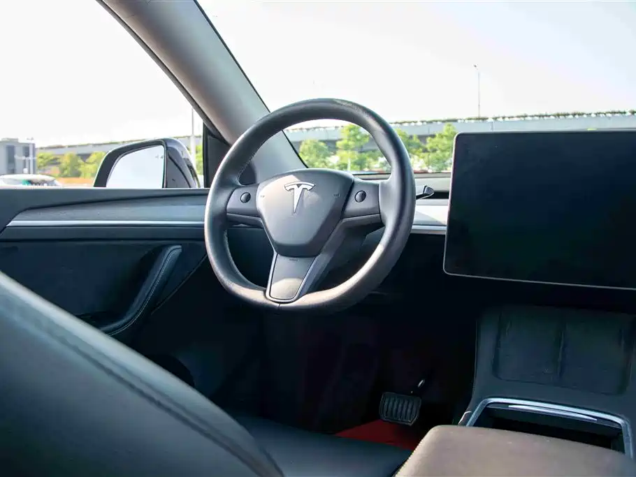Tesla Model Y 2023 — фото 17