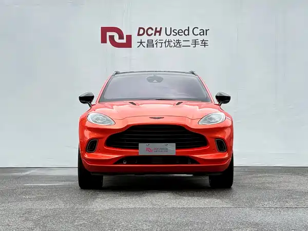 Aston Martin DBX 2022