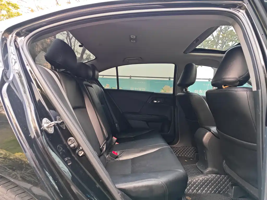Honda Accord 2017 — фото 13