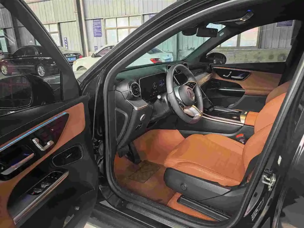 Mercedes-Benz GLC 2025