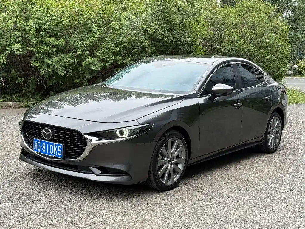 Mazda 3 Axela 2023 — фото 1