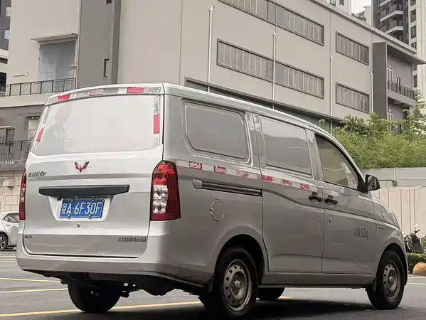 Wuling Rongguang V 2018