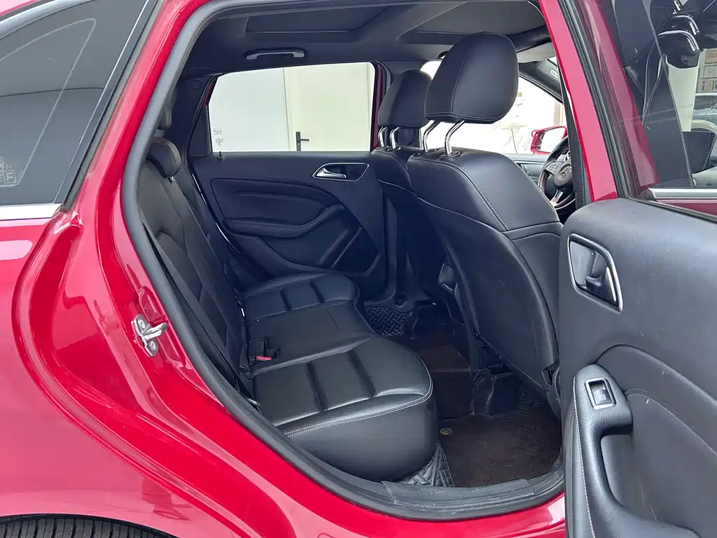 Mercedes-Benz B-Class 2018 — фото 11