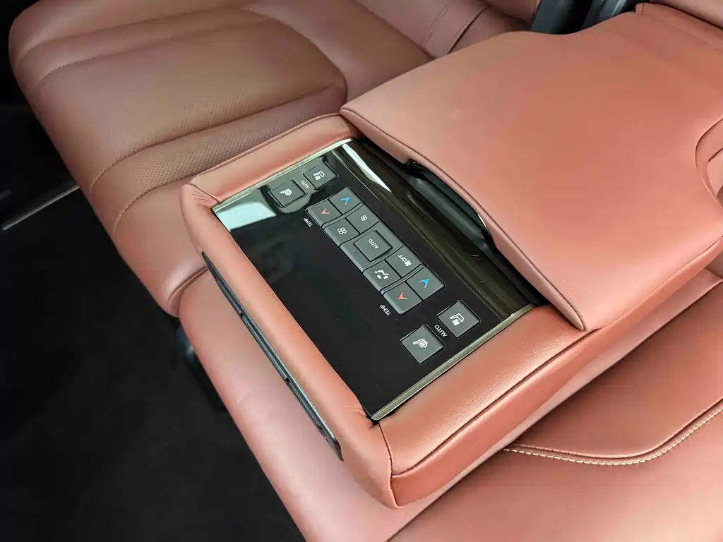 Lexus LX 2020 — фото 18