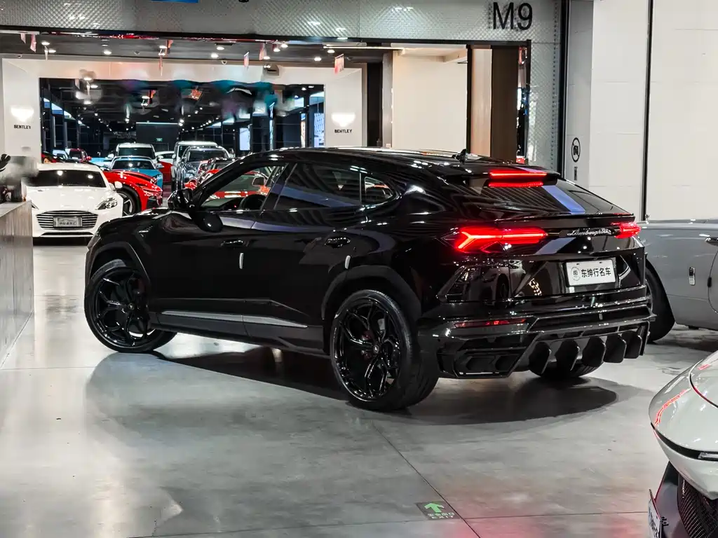 Lamborghini Urus 2020 — фото 4