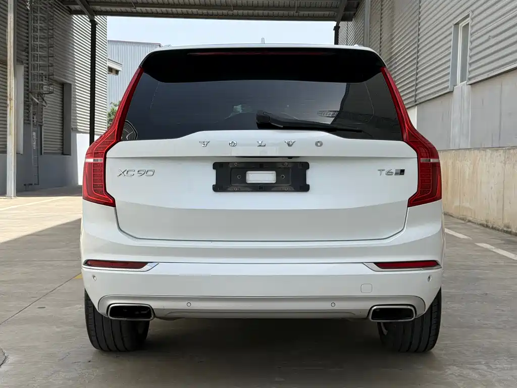 Volvo XC90 2017 — фото 13