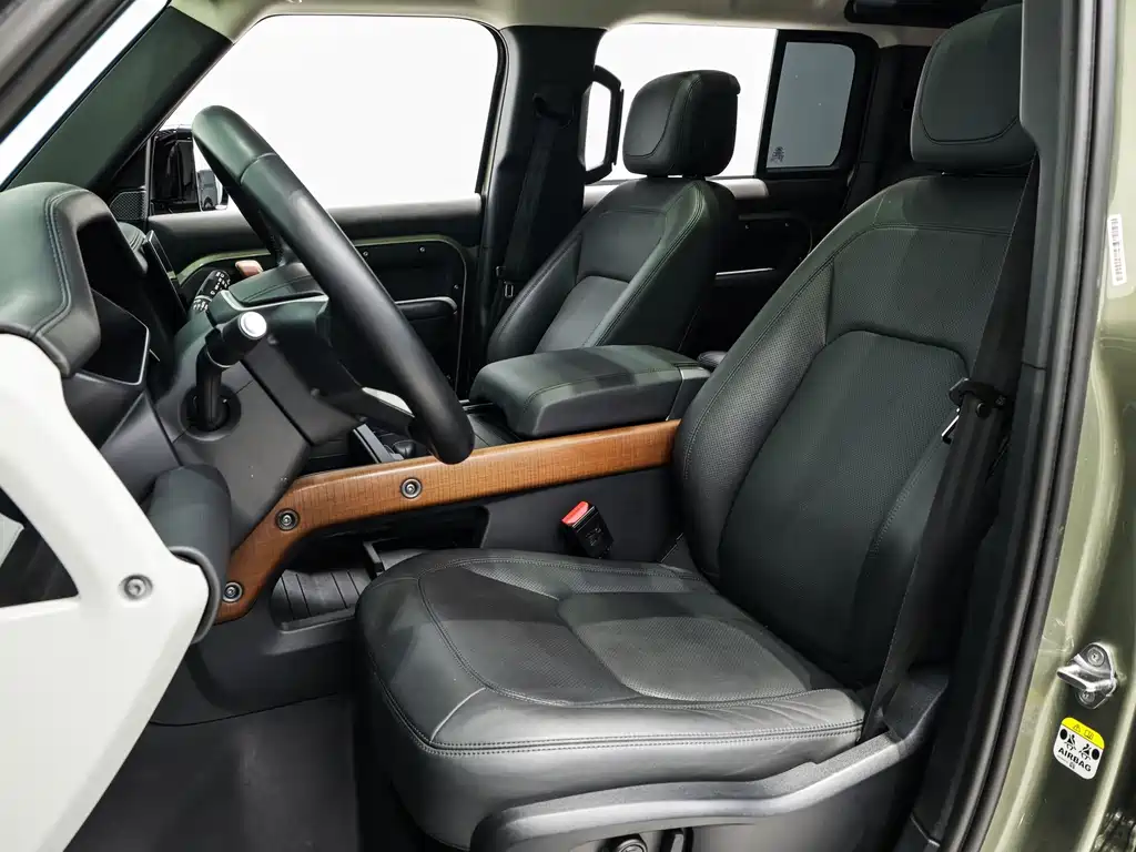 Land Rover Defender 2023 — фото 10