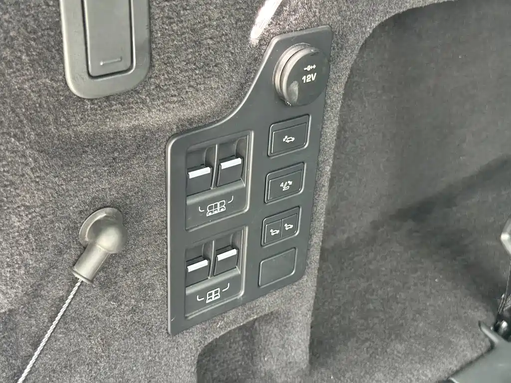 Land Rover Discovery 2017 — фото 13