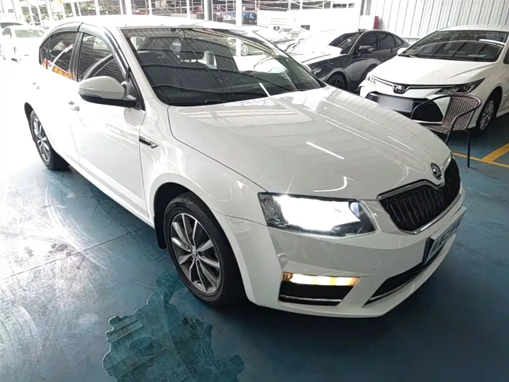 Skoda Octavia 2016 — фото 4