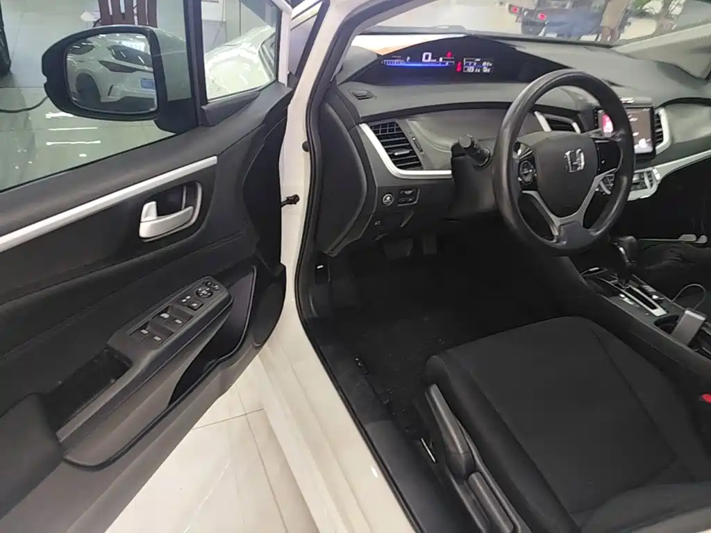 Honda Jade 2019 — фото 16