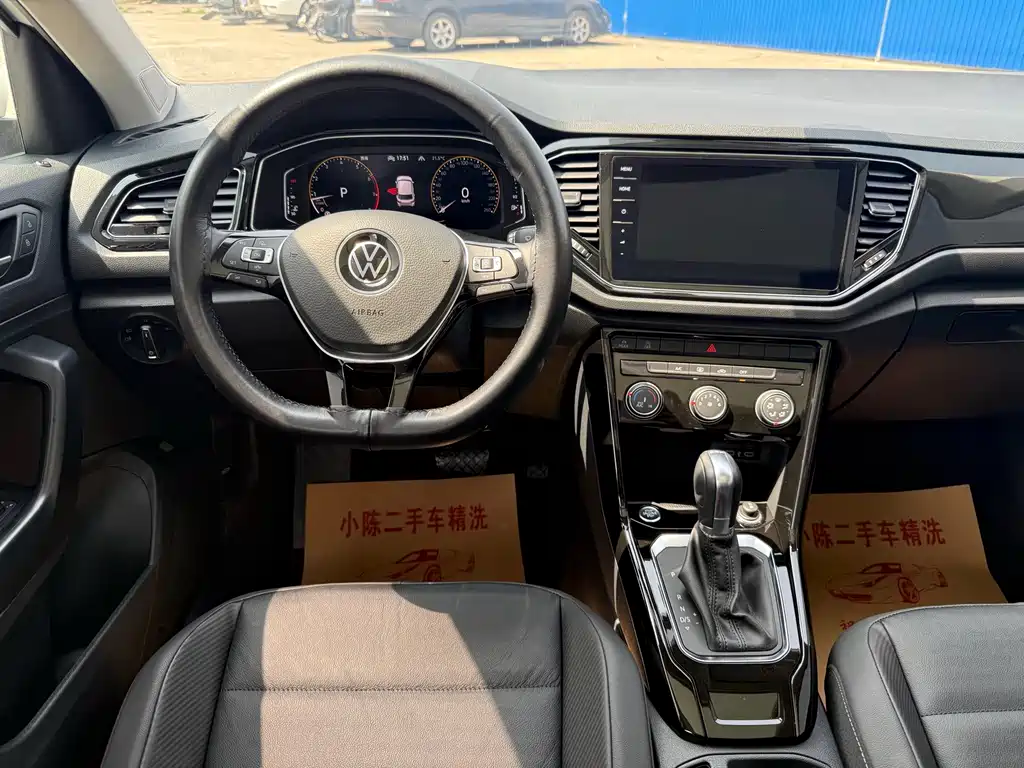 Volkswagen T-Roc 2021 — фото 8