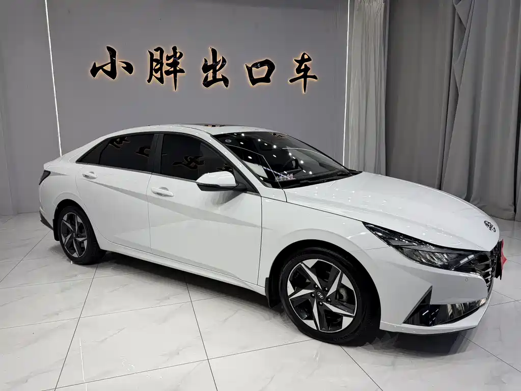 Hyundai Elantra 2023 — фото 3