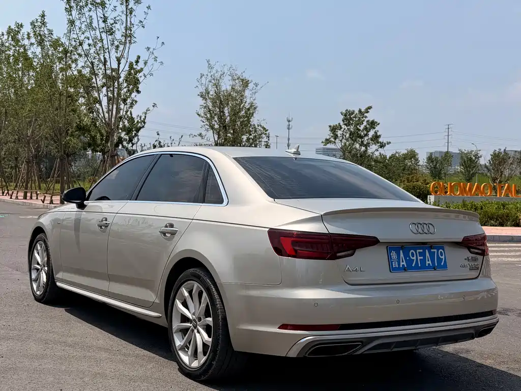 Audi A4L 2019