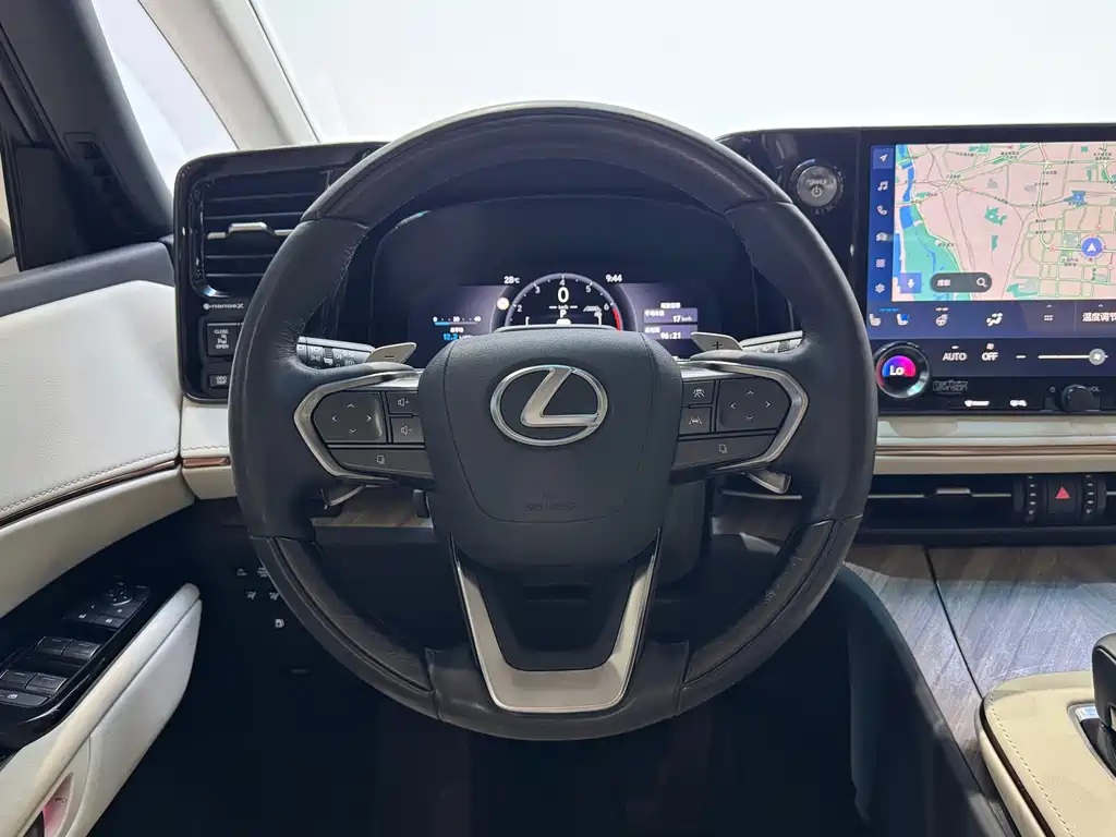 Lexus LM 2024 — фото 16