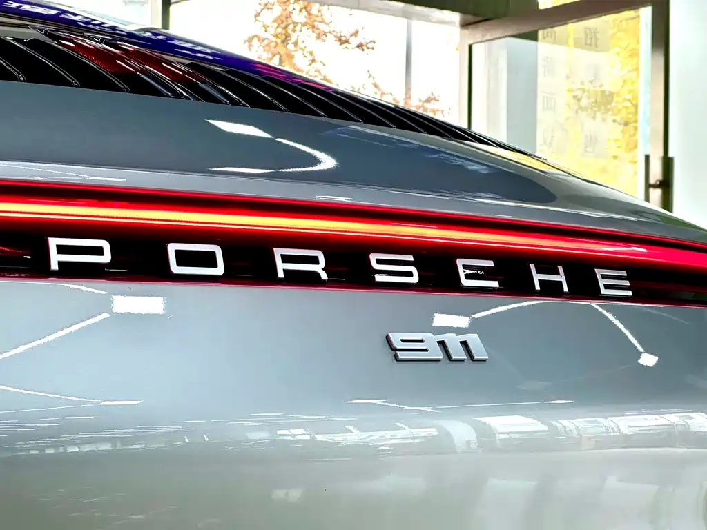 Porsche 911 2023 — фото 11