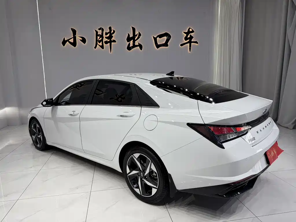 Hyundai Elantra 2023 — фото 6