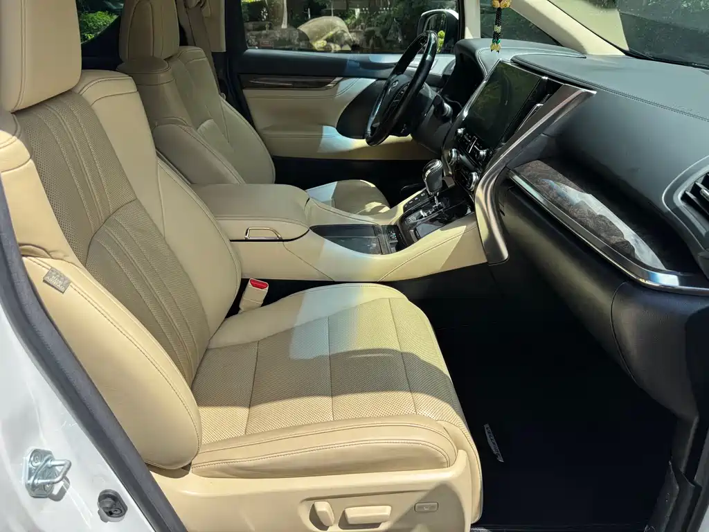 Toyota Vellfire 2021 — фото 15
