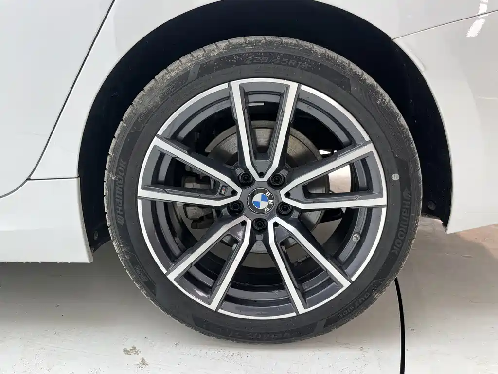 BMW 3 Series 2023 — фото 18