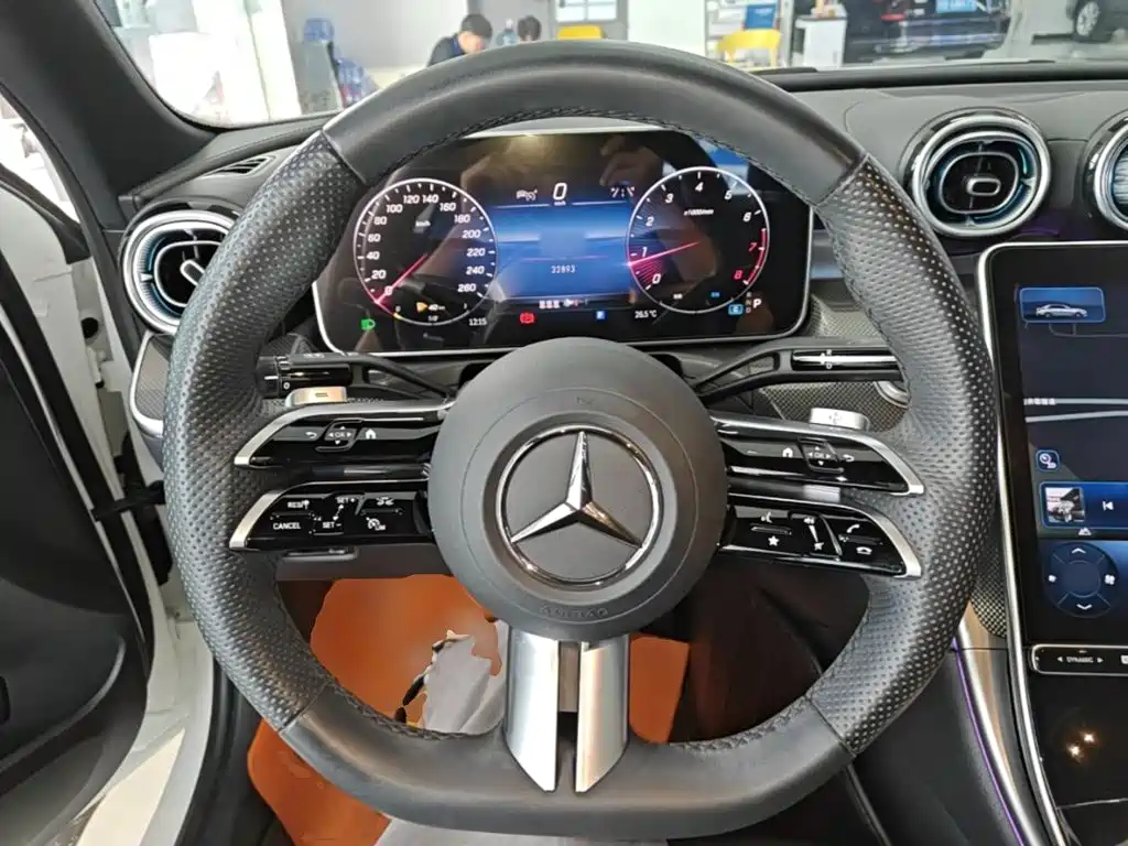 Mercedes-Benz C-Class 2024 — фото 11