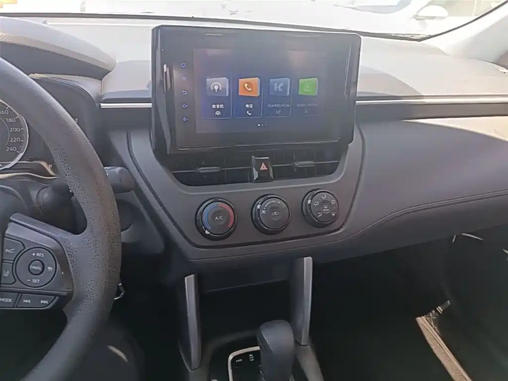 Toyota Corolla Cross 2022 — фото 13